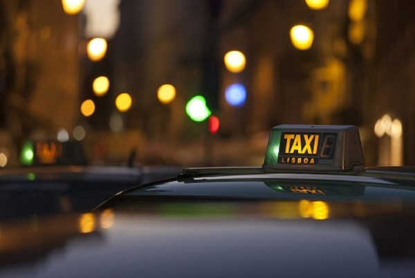Book a Maxi Taxi Sydney